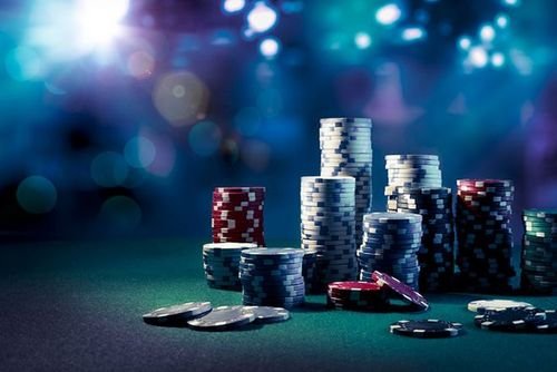 Pengguna meninjau ketentuan cashback ketua7